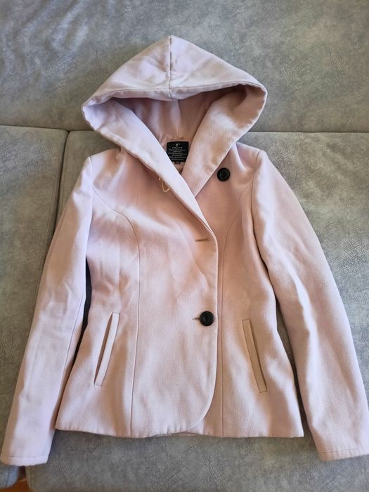 Продам весенние куртки, пальто