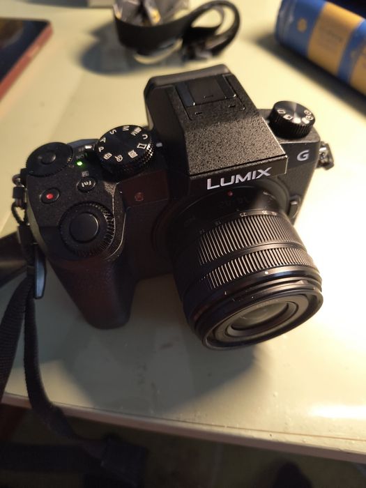 Vând aparat foto Panasonic G7