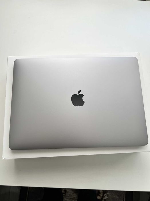 MacBook Pro 13” M2 • 24GB RAM • 1TB SSD • 2022 • Stare foarte bună