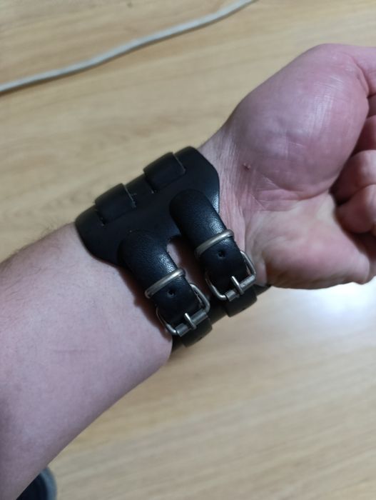 Brățări din piele