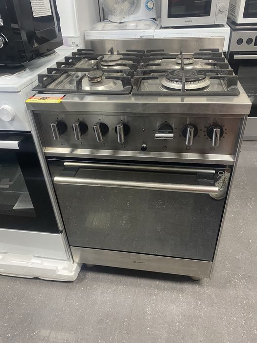 Комбинирана готварска печка на газ и ток Indesit KPST72S/DK