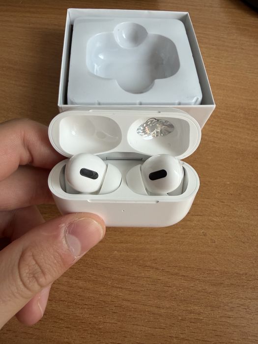 AirPods новый, белый