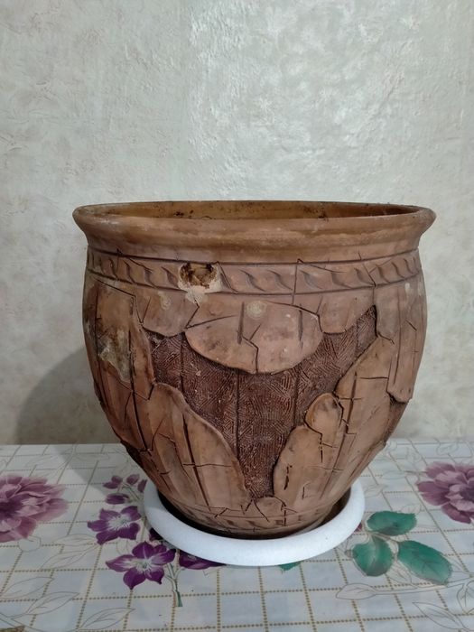Продам глиняный горшок