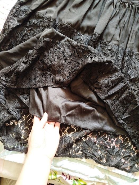 Вечернее гипюровое платье