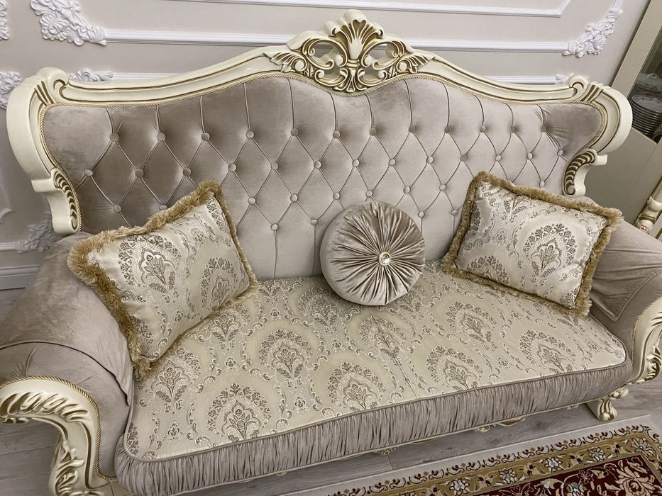 Диваны из дерева