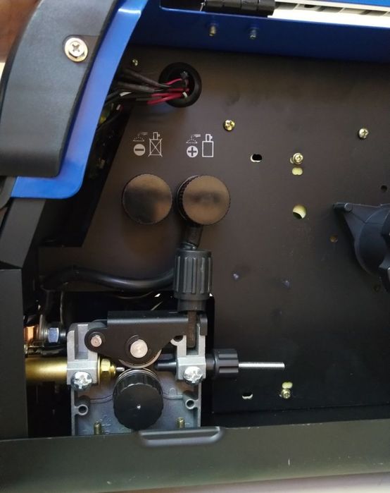 Телоподаващо с Електрожен MIG/MMA 230 4м Евро шланг + редуцил винтил