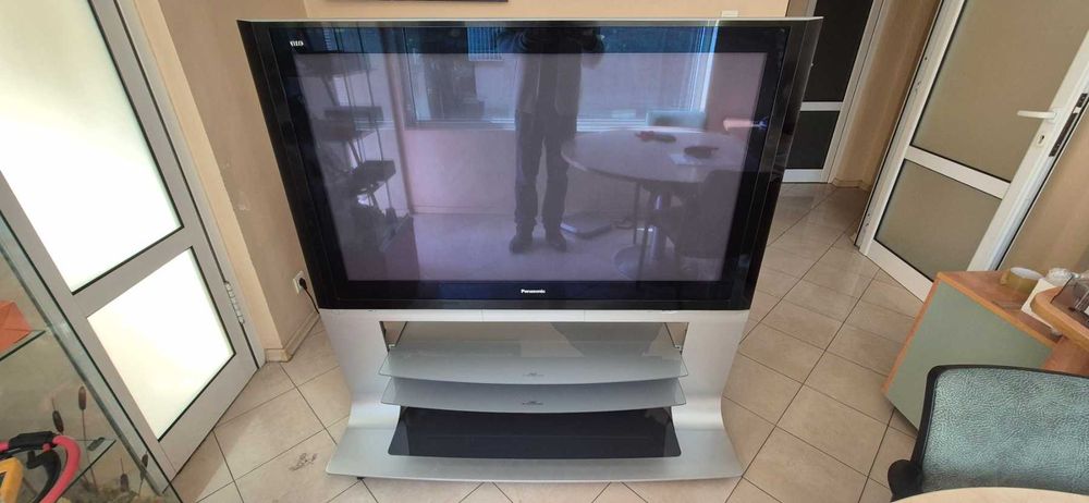 Продавам плазмен телевизор Panasonic 50 инча + стойка - 150 евро