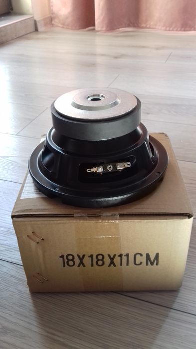 Басови високоговорители