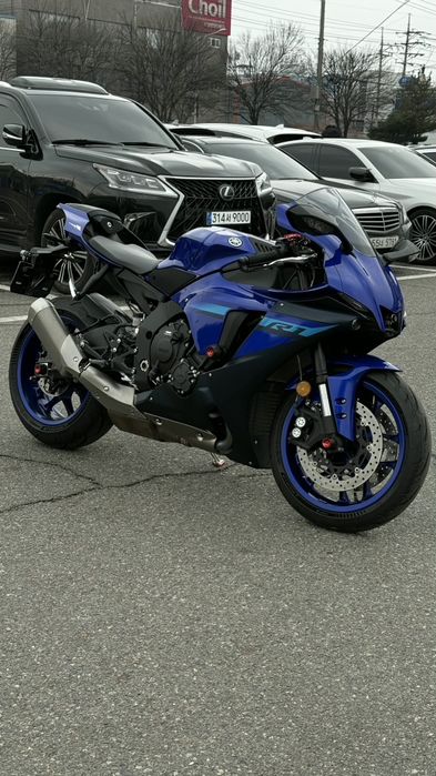 Yamaha YZF-R1 2024 — практически новый мотоцикл

Продаётся Yamaha Y