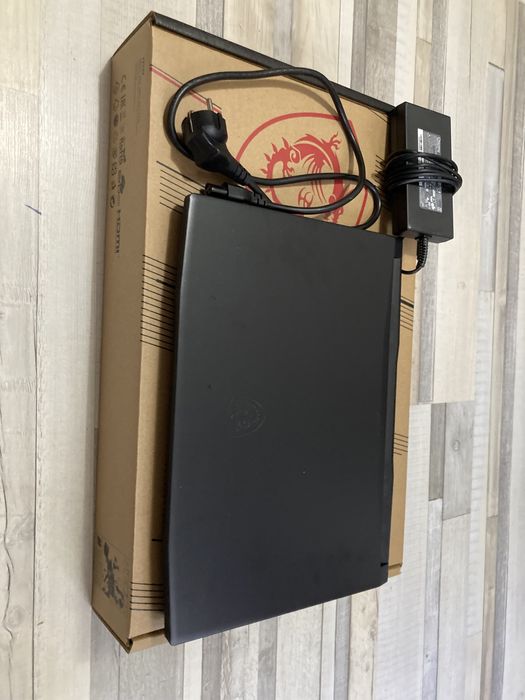 Лаптоп MSI KATANA GF66 11ud