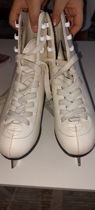 Продам коньки для девочки