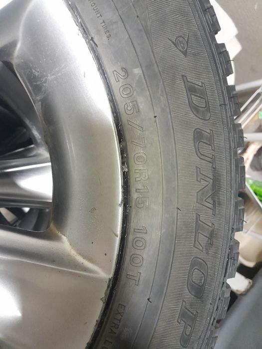 Продам зимние резины.