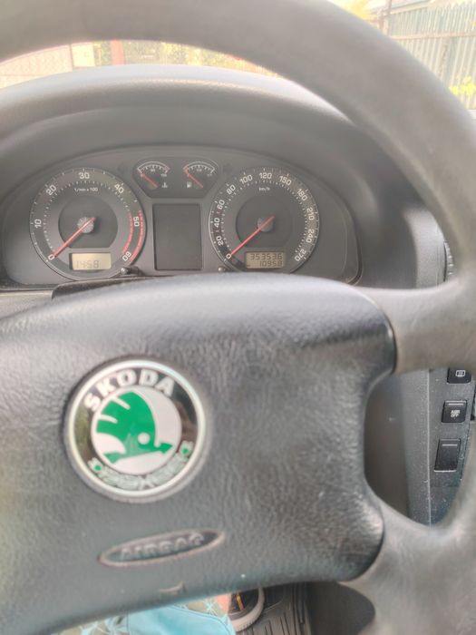 Vând Skoda superb
