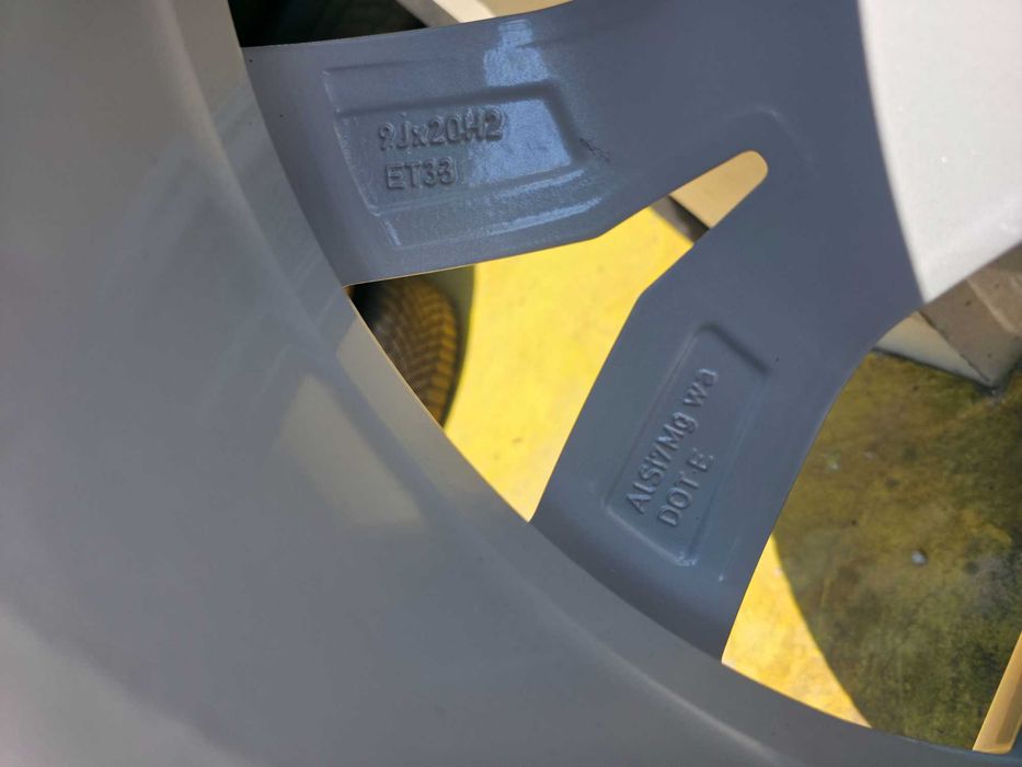 4 Roti Jante + Anvelope IARNA - 285/45/20 - OEM VW Touareg 2025 / AUDI Q7 - 5x112 20'' 9J ET 33 - CA NOI - DOT 2024 Continental IARNA !