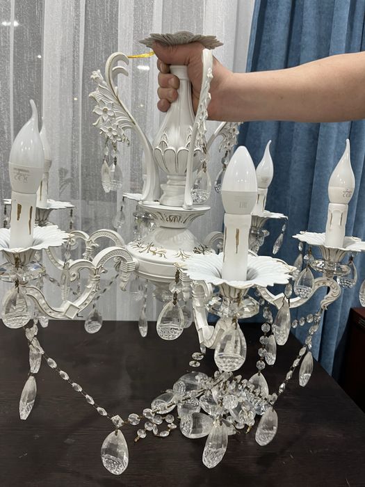 Продам люстру срочно