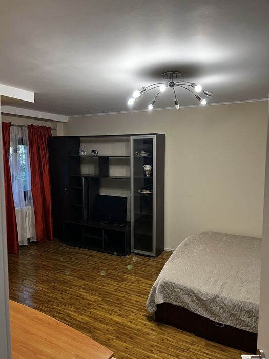 Vand garsoniera spatioasa Lujerului