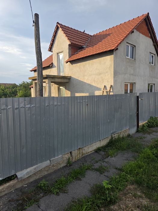 Casă particulară de vanzare