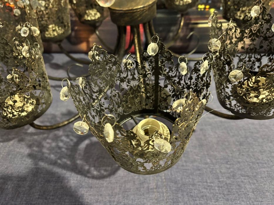 Продам люстру черная