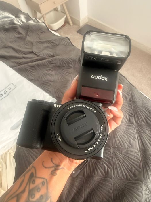 Sony ZV-E10 + много аксесоари – отлично състояние