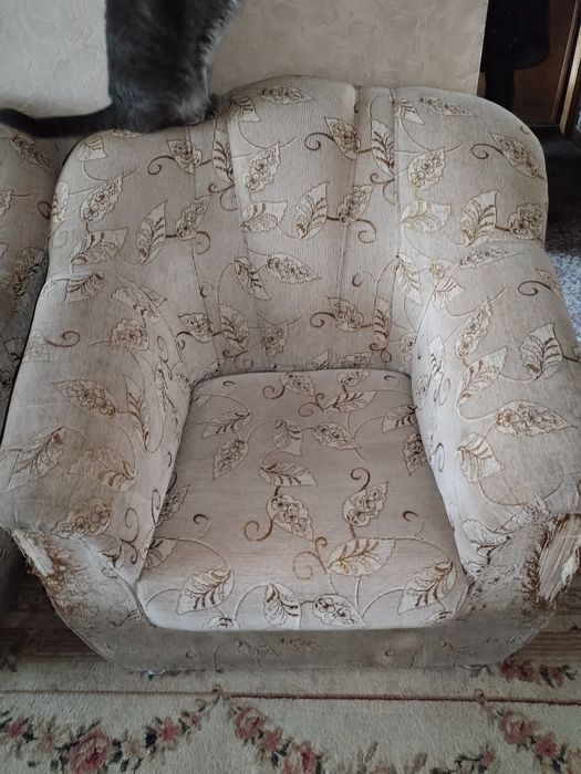 Продам Диван Тройка