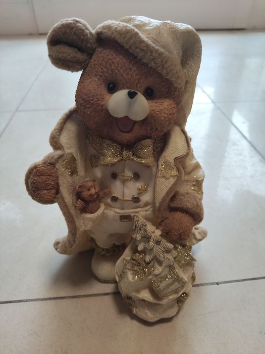 Мече много красиво