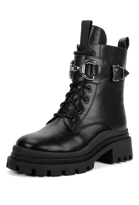 Продам зимние женские ботинки