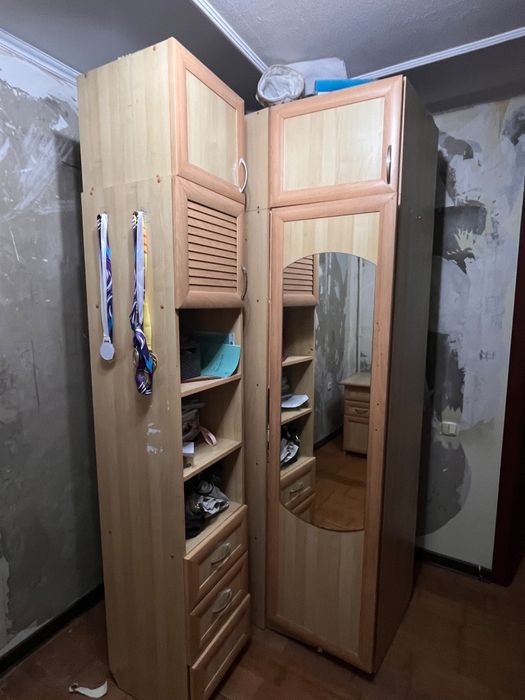 Продам угловой шкаф