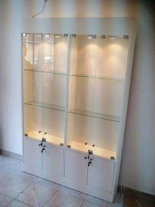 Витрина для салон красоты