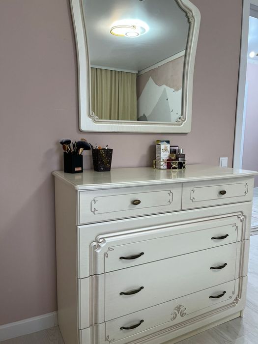 Продам спальный гарнитур