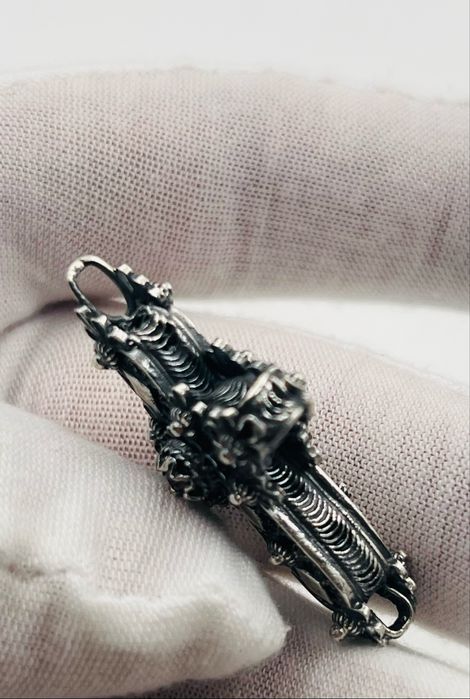 Филигранен сребърен кръст с рубин