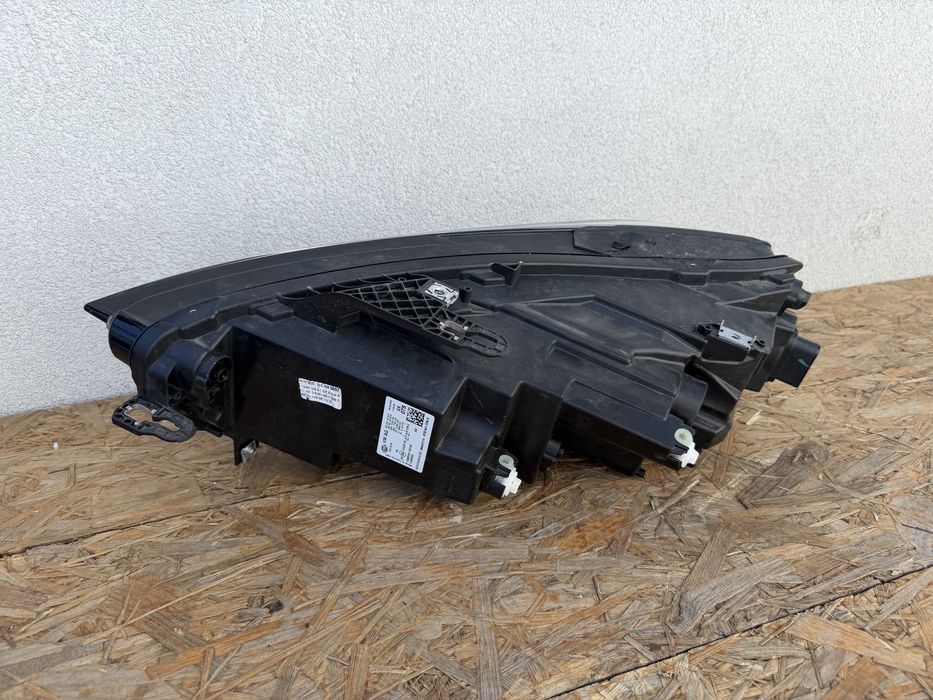 Far dreapta Seat Leon IV Facelift 2025 2026 Full LED MATRIX Original Europa
