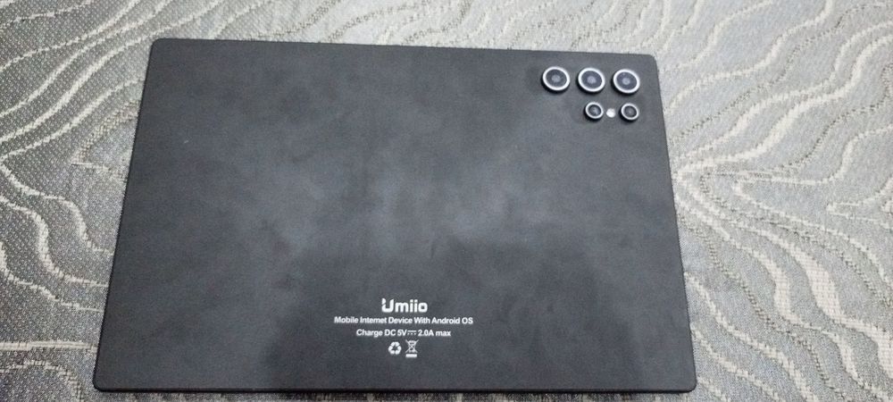 Продам планшет umiio