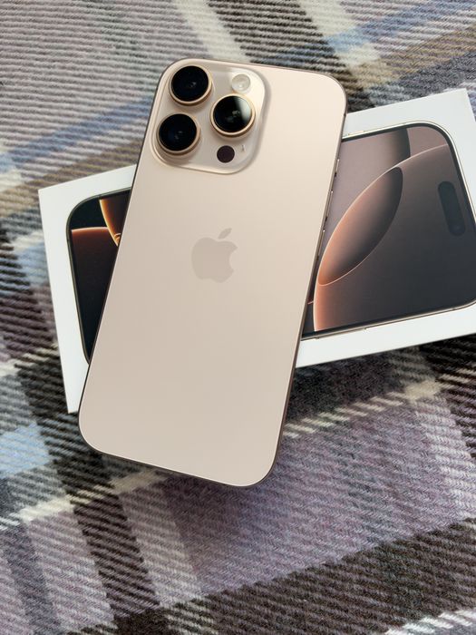 iPhone 16 Pro 256 GB Desert Titanium като нов + оригинални калъфи подарък