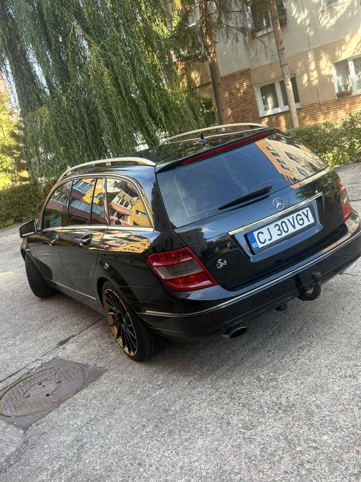 Vând Mercedes Benz C Class220 Cdi 2009 model avangard