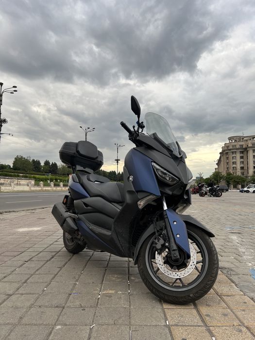 Yamaha X-Max 300
