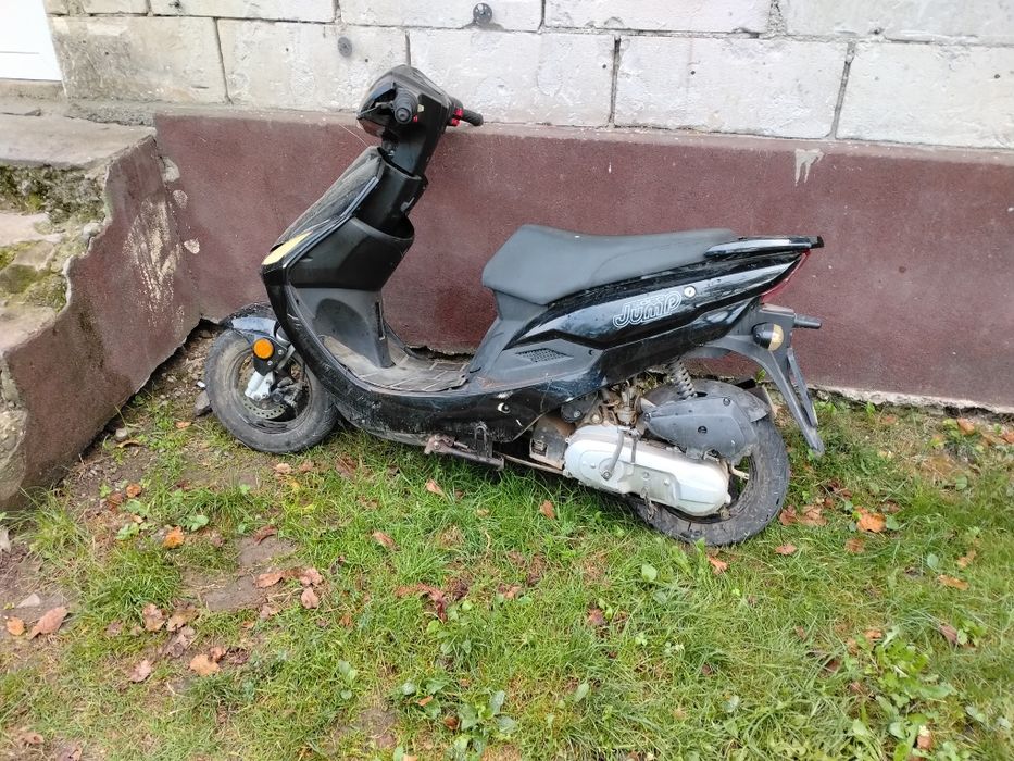 Vând scuter 2017