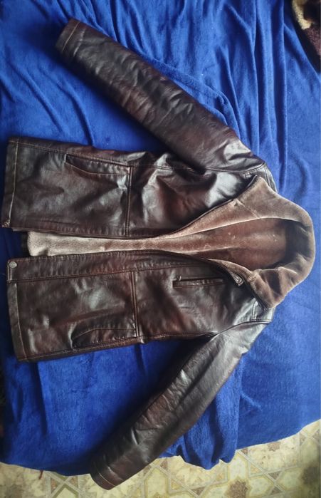 Продаю куртку  48 размер