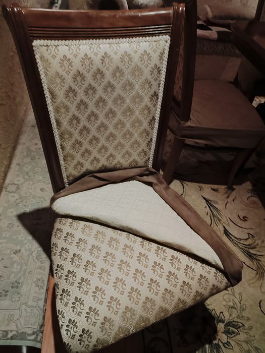 Продам стол с стульями