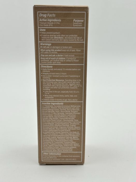 тониран слънцезащитен крем с широк спектър SPF 30 HydroPeptide Solar