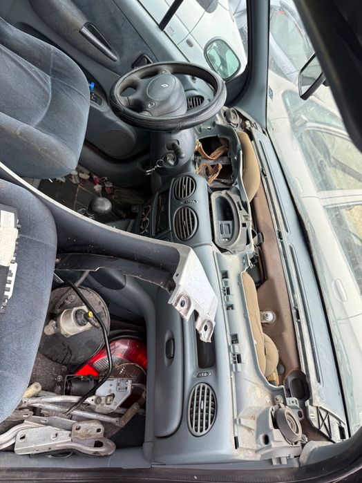 На части Renault Megane Scenic  / Рено Меган Сценик 1.6i - 2.0i - 1.9d