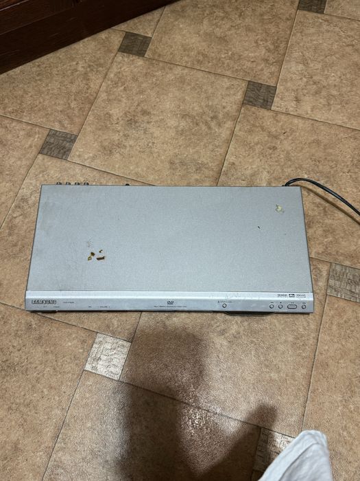 Продам DVD плеер