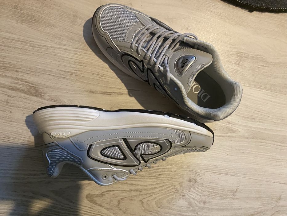 Dior B30  gri.