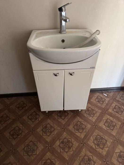 Тумба с ракавинной