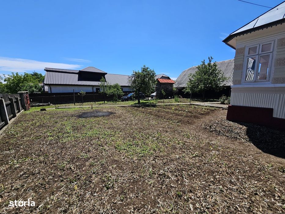 Casă cu teren 1.330 mp și anexe gospodărești în Păunești, Vrancea