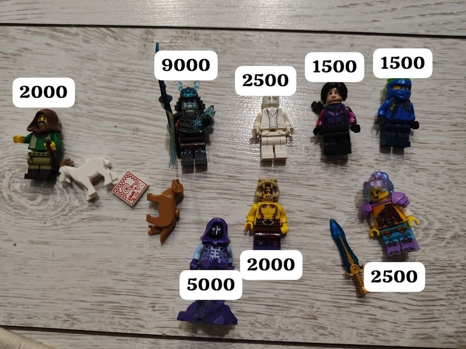 Продам лего фигурки