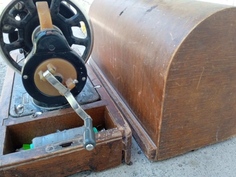 Kiyim tikadigan moshina