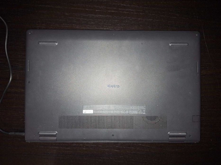 Лаптоп Dell Vostro 15 3510, Intel Core i5-1135G7, 32GB RAM, SSD 240GB + свободен NVMe слот, 15.6" Full HD, Iris Xe, БДС клавиатура, с кутия