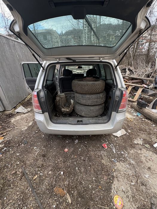 Продавам opel zafira 1.9 CDTI  2006