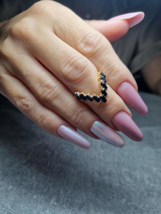 Unghii Galati :manichiura cu gel,semipermaneta si construcții