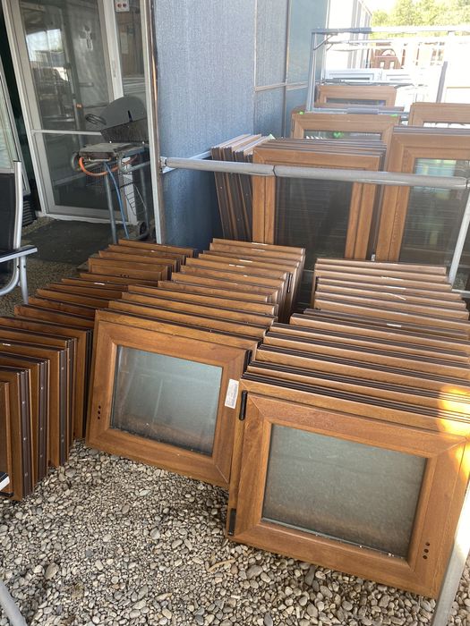 Ferestre termopan stejar auriu noi de la 500 lei
